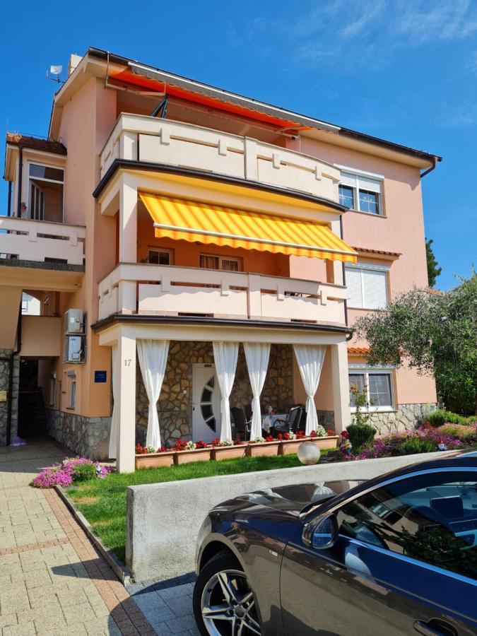 Apartman Ruza クルク エクステリア 写真